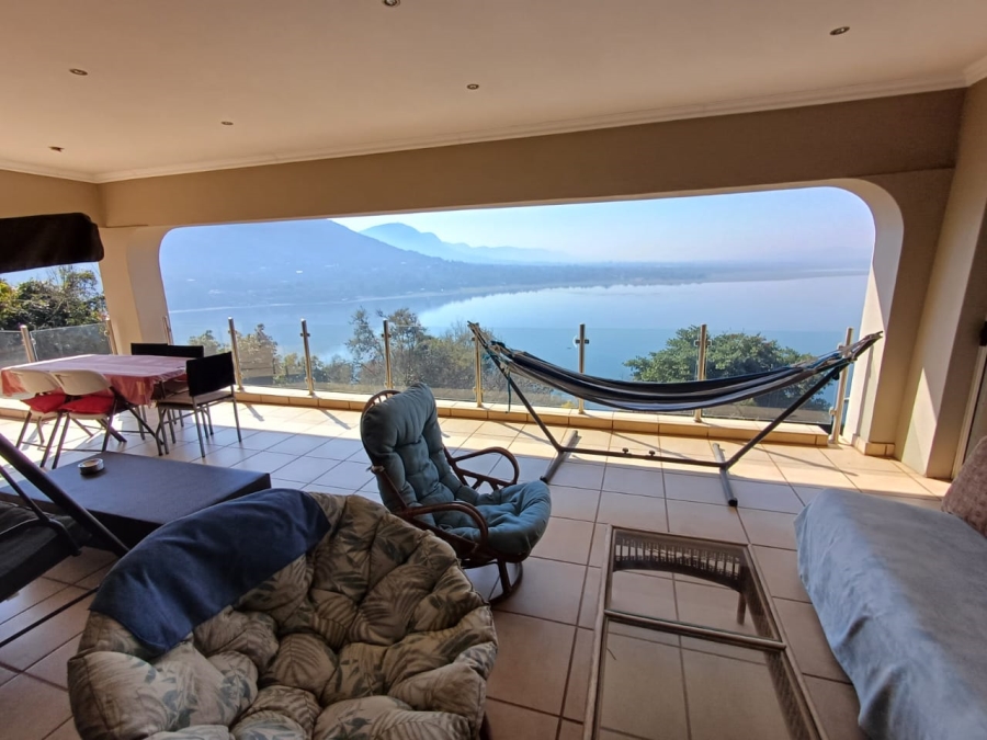 5 Bedroom Property for Sale in Kosmos North West